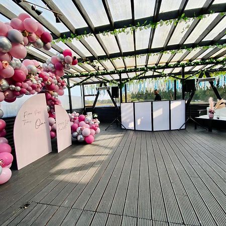 Pavillion Gardens Hotel Таплоу Екстериор снимка