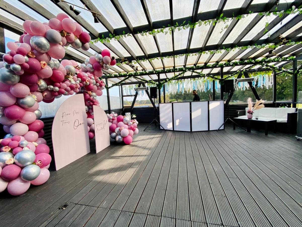 Pavillion Gardens Hotel Таплоу Екстериор снимка